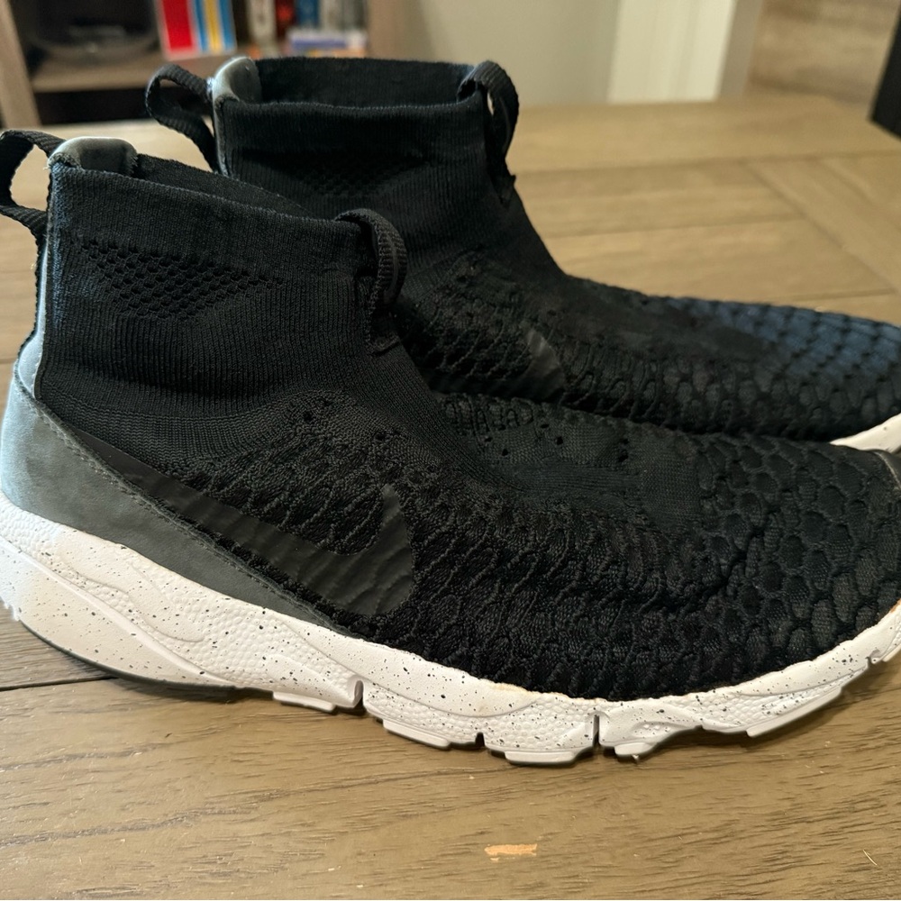 Nike Black and Gray Athletic Shoes